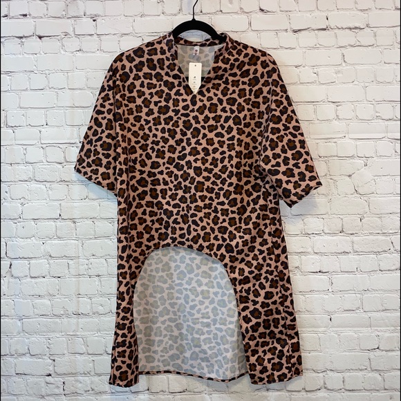 NWT V Neck High Low Leopard Print Top - Picture 1 of 3